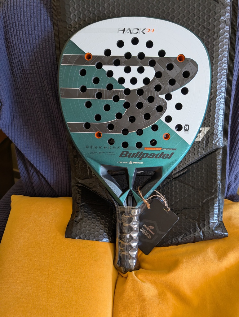 Pala Bullpadel Paquito Navarro Hack 04 2025