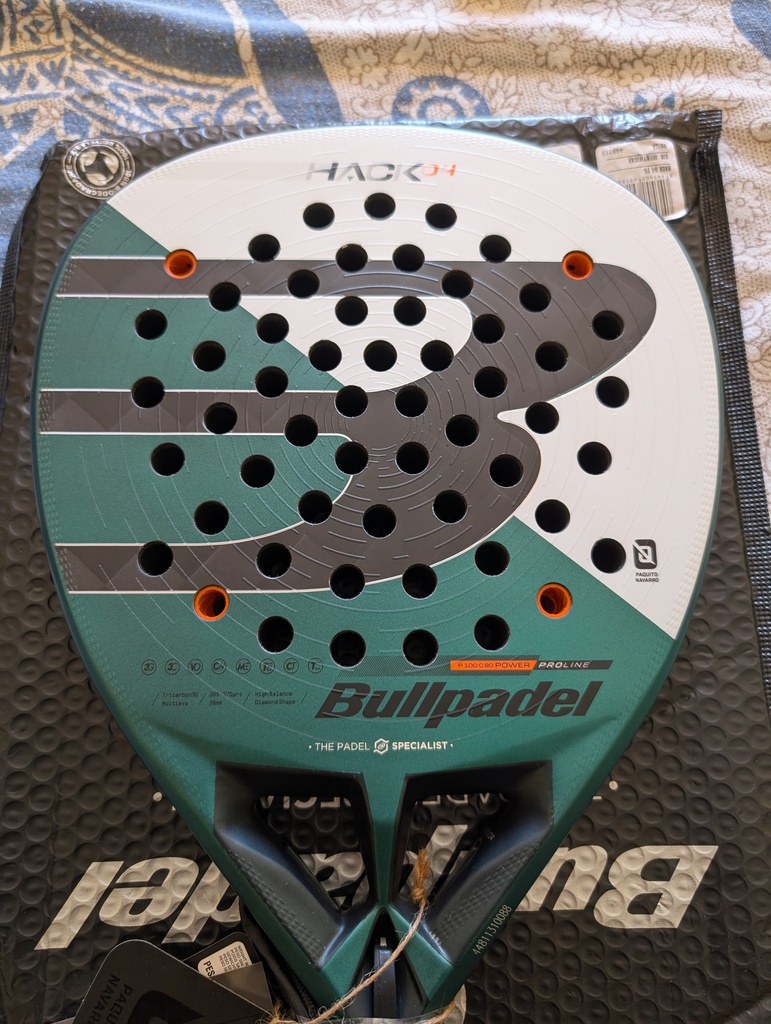 Pala Bullpadel Paquito Navarro Hack 04 2025