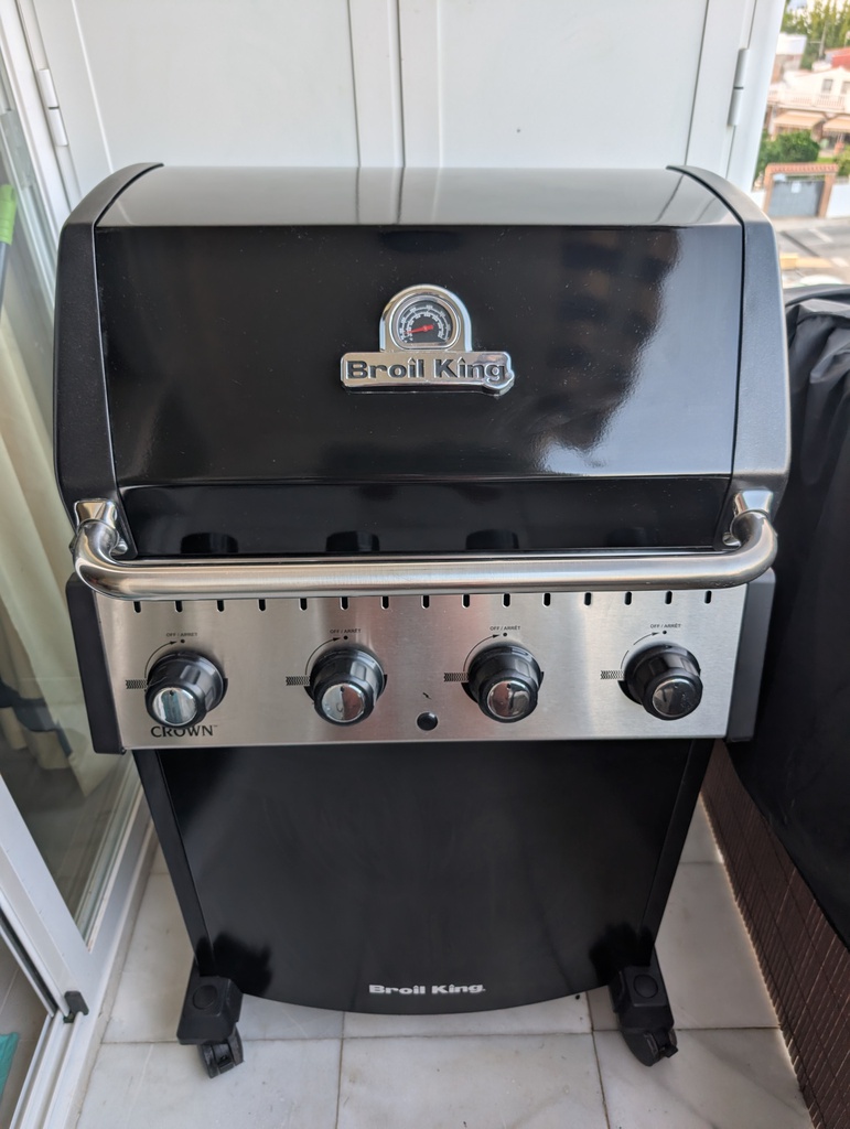 Broil King Crown 410 – Barbacoa de gas de 4 quemadores – Seminueva