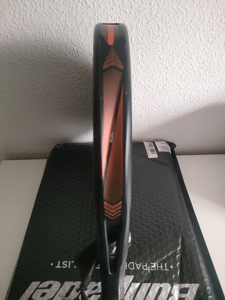 Pala Bullpadel Vertex 04 Hybrid 2025