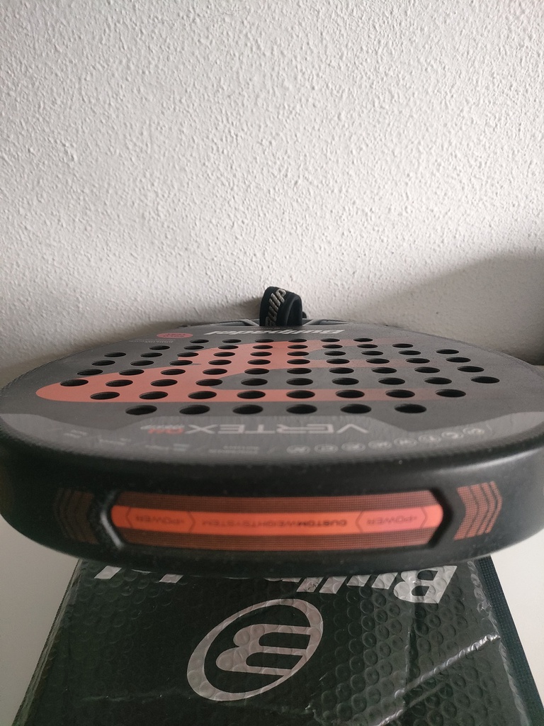 Pala Bullpadel Vertex 04 Hybrid 2025