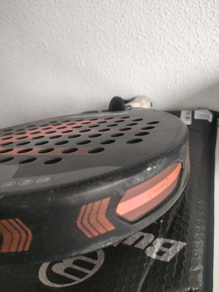 Pala Bullpadel Vertex 04 Hybrid 2025