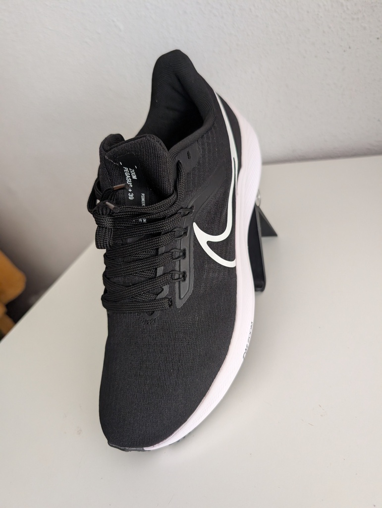 Zapatillas Casual Nike Air Zoom Pegasus 39 Negro y Blanco – Talla 42