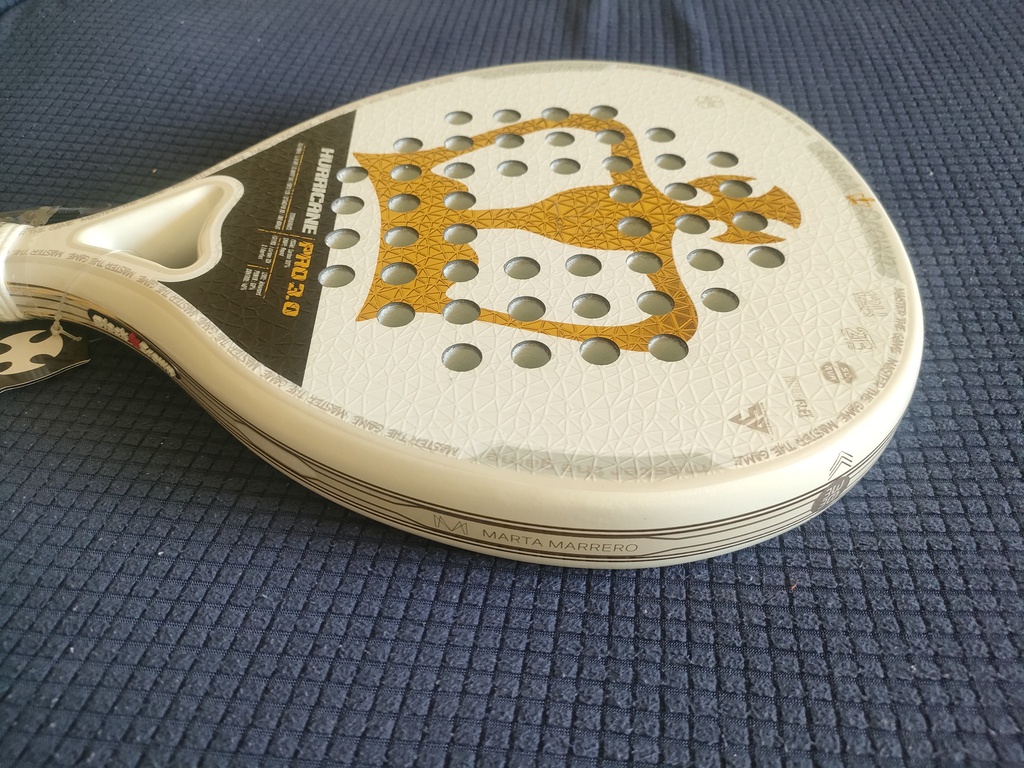 Pala Black Crown Marta Marrero Hurricane Pro 3.0